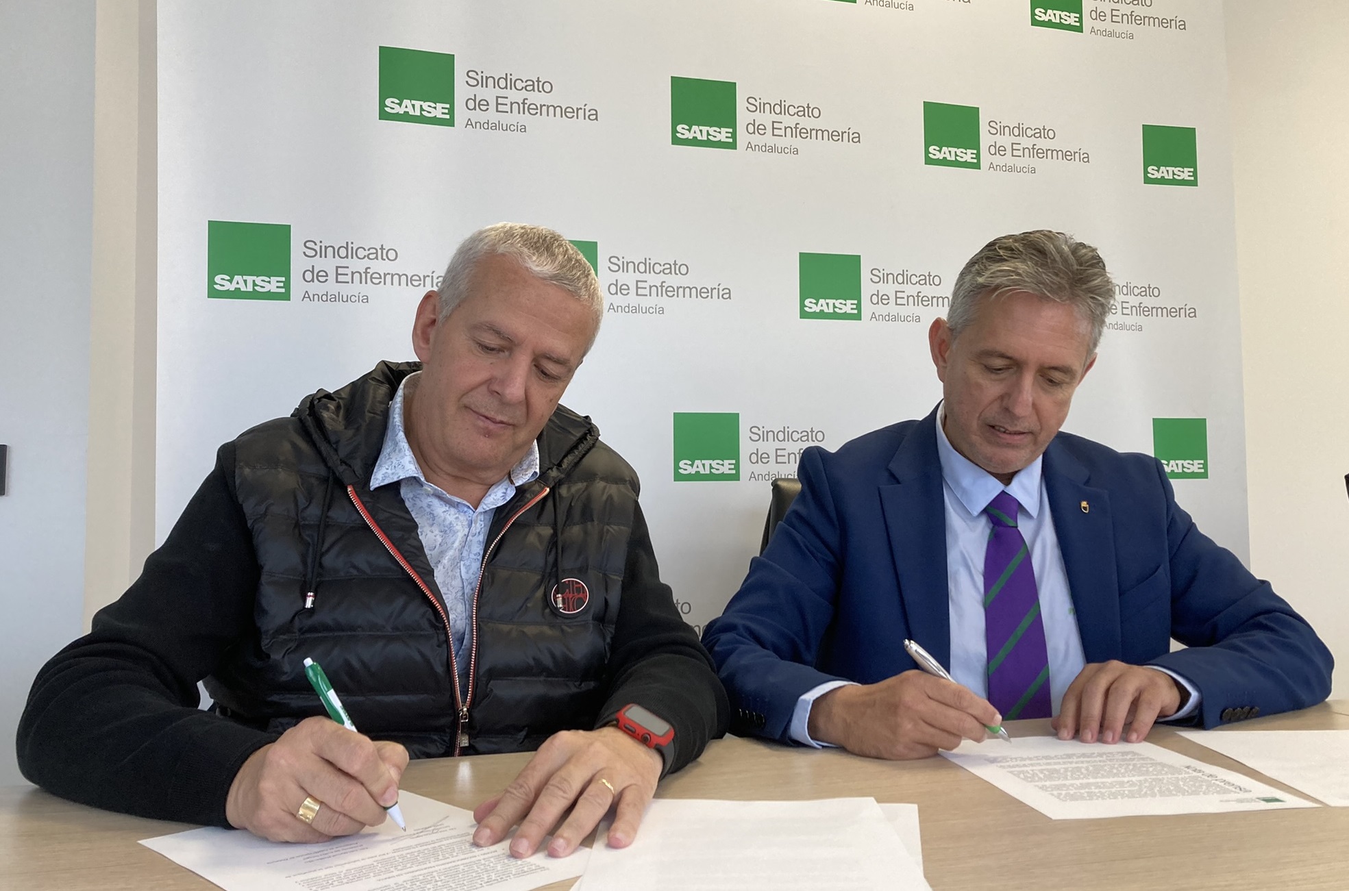 Firma escrito SATSE y Colegio Fisioterapeutas