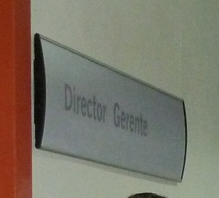 Cartel dirección gerencia