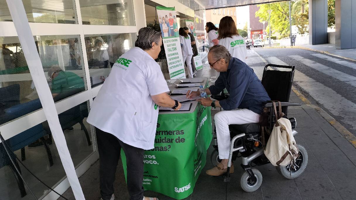 SATSE Sevilla informa a los usuarios del SAS sobre las consecuencias de los recortes.