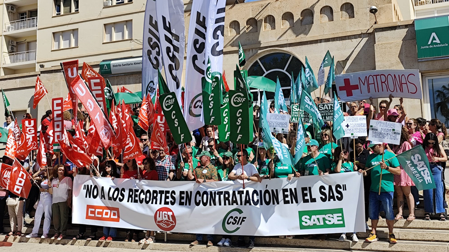 concentración sindicatos en La Bola Azul