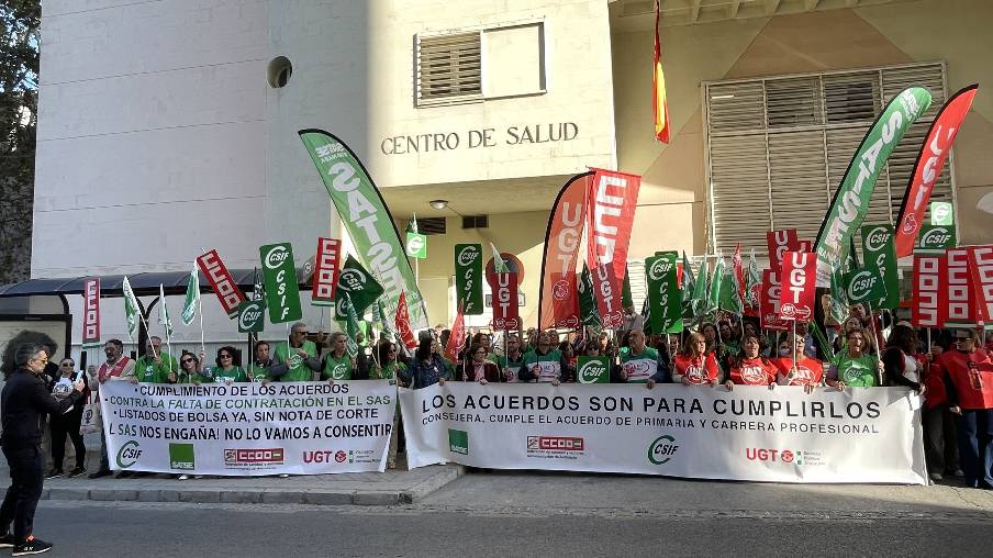 Imagen de archivo de la concentración frente a los centros de salud celebrada el 23 de octubre de 2024.