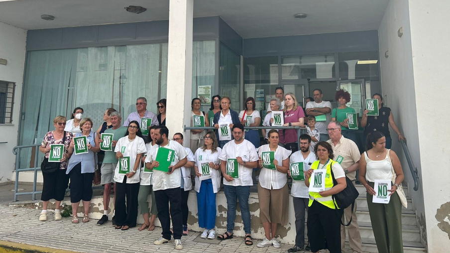 protesta en centro salud de Benalup por agresión