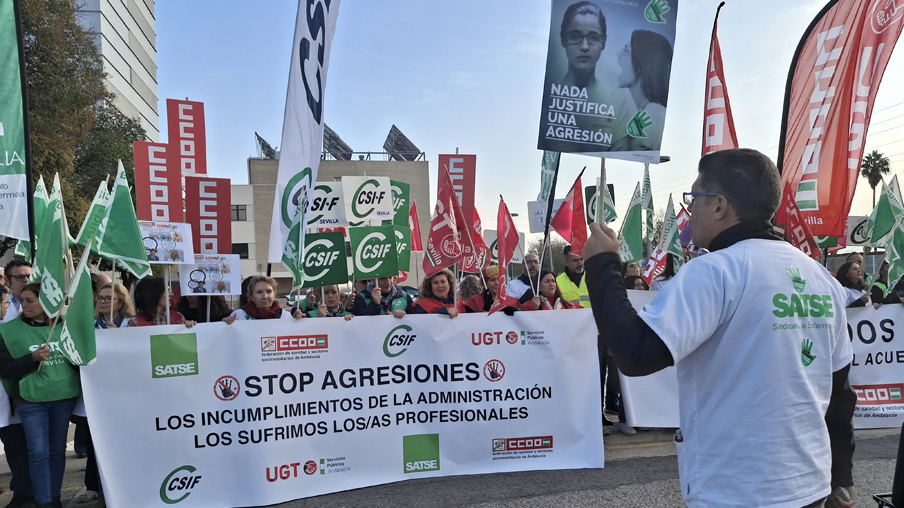 Protesta contra las agresiones en Sevilla