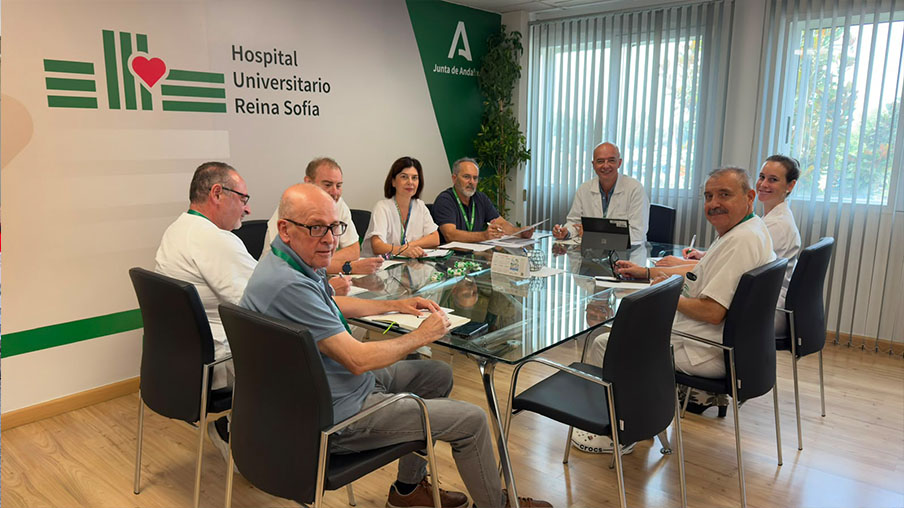Reunión en el Hospital Reina Sofía.