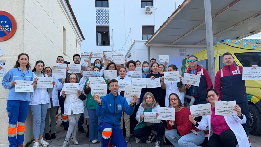 Concentración Junta Personal centro salud Ayamonte